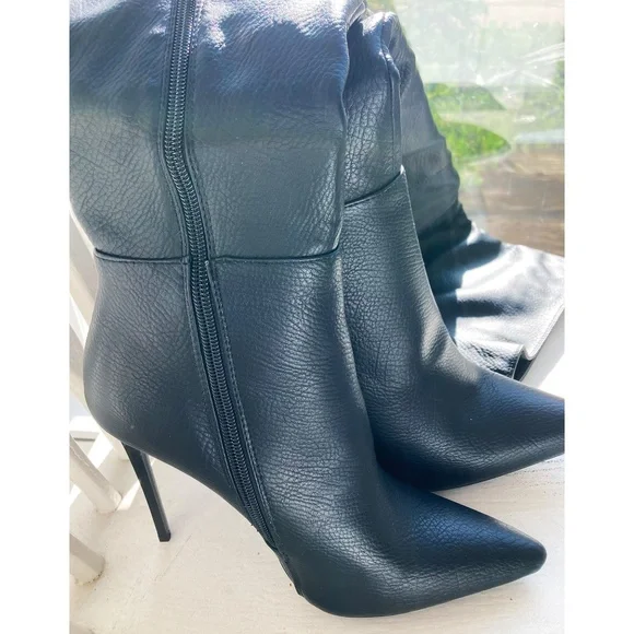 Source Unknown Black Knee-High Stiletto Leather Boots - Picture 5 of 7
